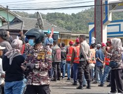 Ratusan Buruh TKBM Perjuangan Bersama gelar aksi demo di KSOP Pelabuhan Panjang