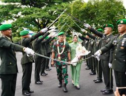 Danrem 043/Gatam Hadiri Acara Tradisi Penerimaan Dan Pelepasan Pangdam II/Sriwijaya