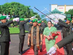 Korem 043/Gatam Gelar Acara Tradisi Penerimaan Warga Baru dan Serah Terima Jabatan