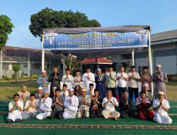 Khidmat dan Tertib, Lapas Narkotika Lampung Gelar Sholat Idul Adha dan Sembelih 11 Ekor Hewan Kurban