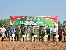 Dukung Swasembada Pangan, Kasrem 043/Gatam Hadiri Penanaman Jagung Serentak