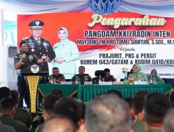 Pangdam XXI/Radin Inten Sampaikan Arahan Kepada Prajurit, PNS, dan Persit Korem 043/Gatam Serta Kodim 0410/KBL Untuk Ikuti Perkembangan Media Sosial ‎
