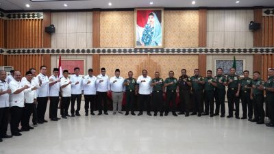 Kasdam XXI/ Radin Inten Bersama Kapoksahli Kodam XXI/ Radin Inten Melaksanakan Audiensi di Kantor Gubernur Bengkulu