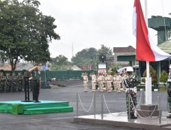 Kasrem 043/Gatam Pimpin Upacara Bulanan Sampaikan Amanat KSAD