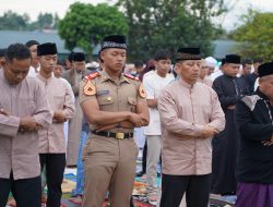 Sambut Hari Kemenangan Danrem Tunaikan Sholat Idul Fitri 1447 H / 2026 M Bersama Keluarga Besar Korem 043/Gatam dan Masyarakat.